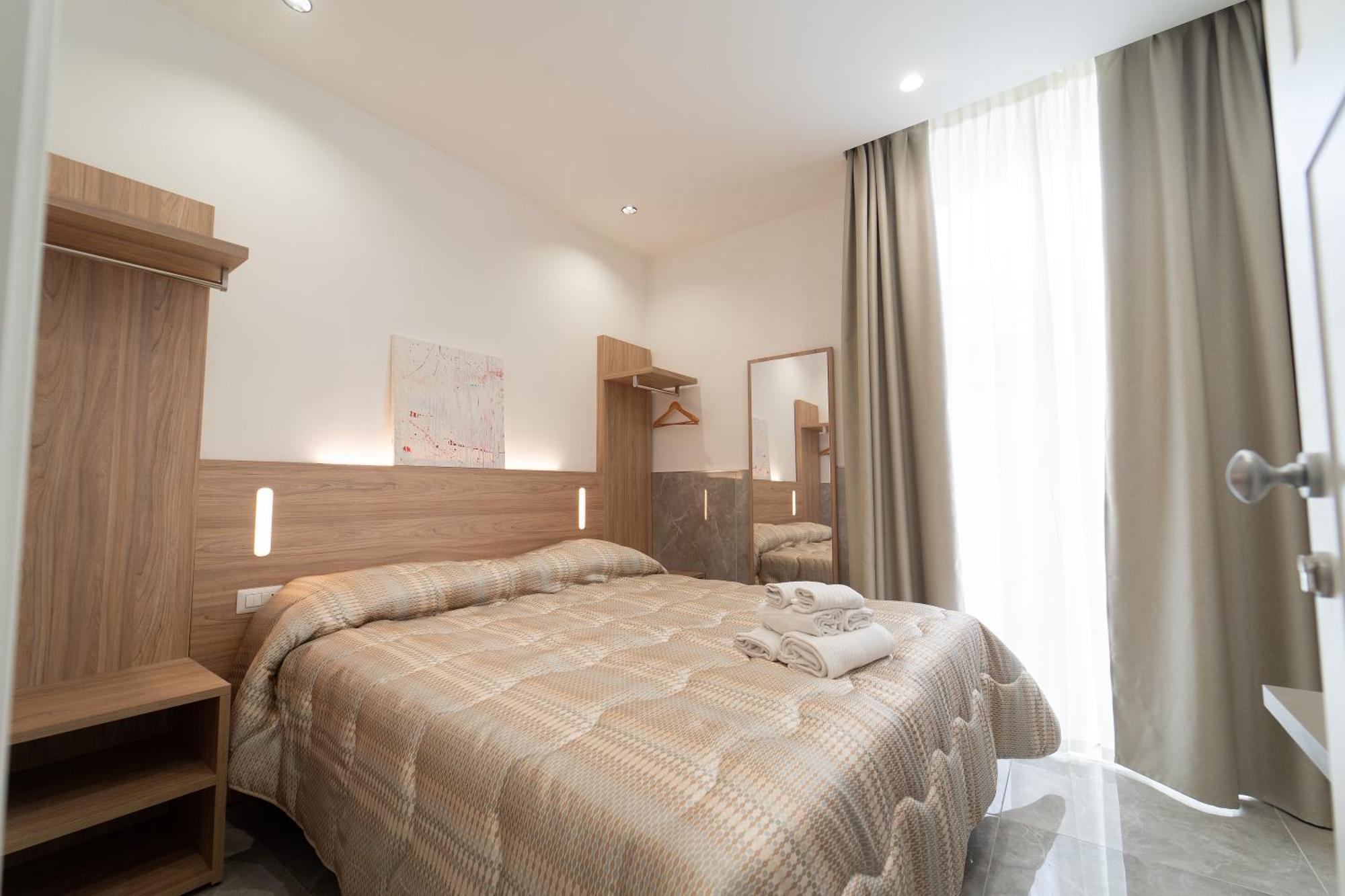 Toledo H, Naples Historical Center, By Clapa Group Nápoles Quarto foto